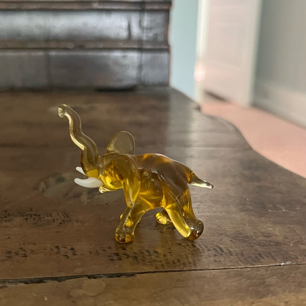 Glass elefant collected in Berlin 1930-36 on Kurfürstendamm .My mothers